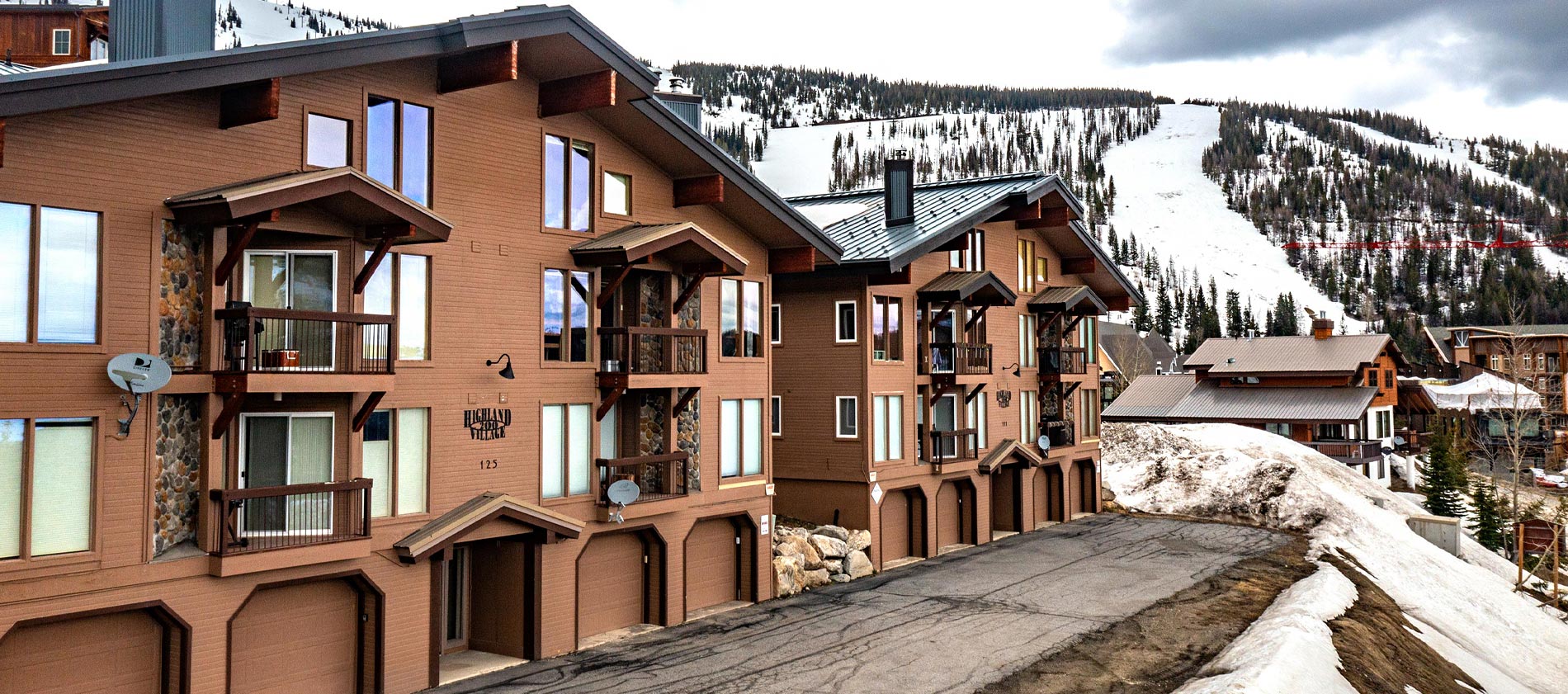 Ski-in/ski-out 4-bedroom, 4-bath condo at Schweitzer Mountain Ski Resort